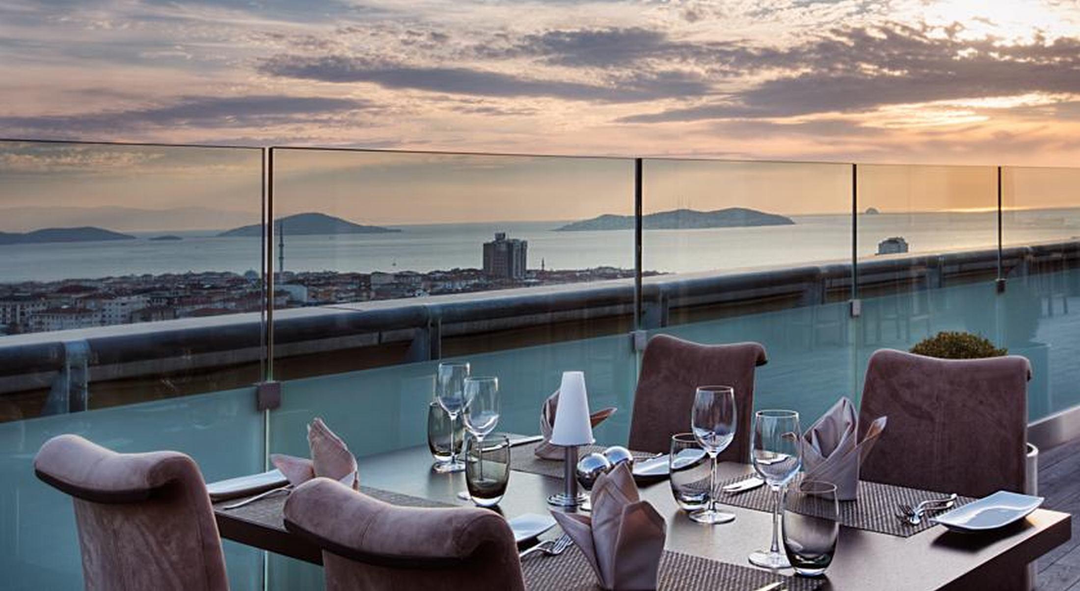 Dedeman Bostanci Istanbul Hotel & Convention Center Extérieur photo View from the restaurant