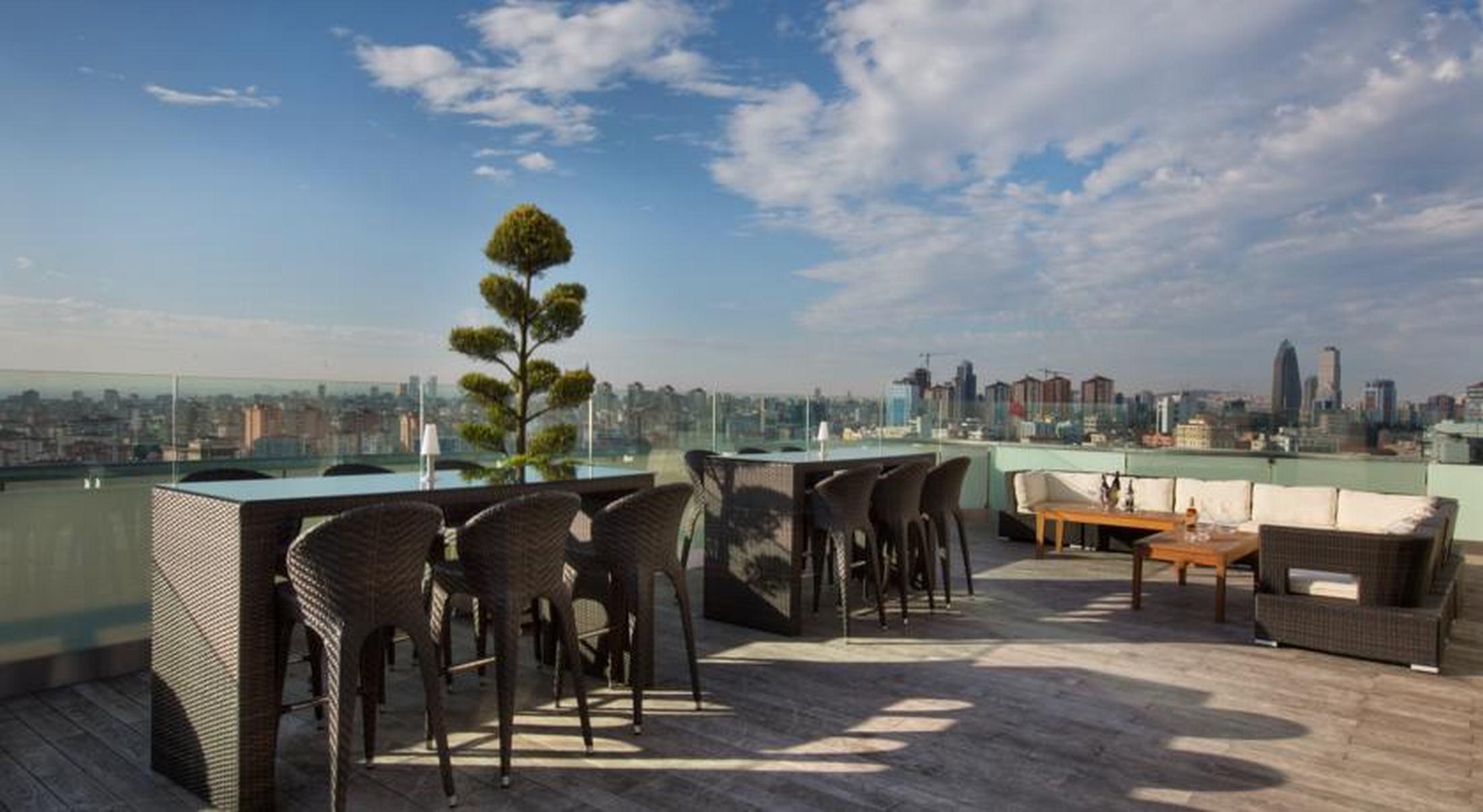Dedeman Bostanci Istanbul Hotel & Convention Center Extérieur photo The rooftop bar at the Standard East Village