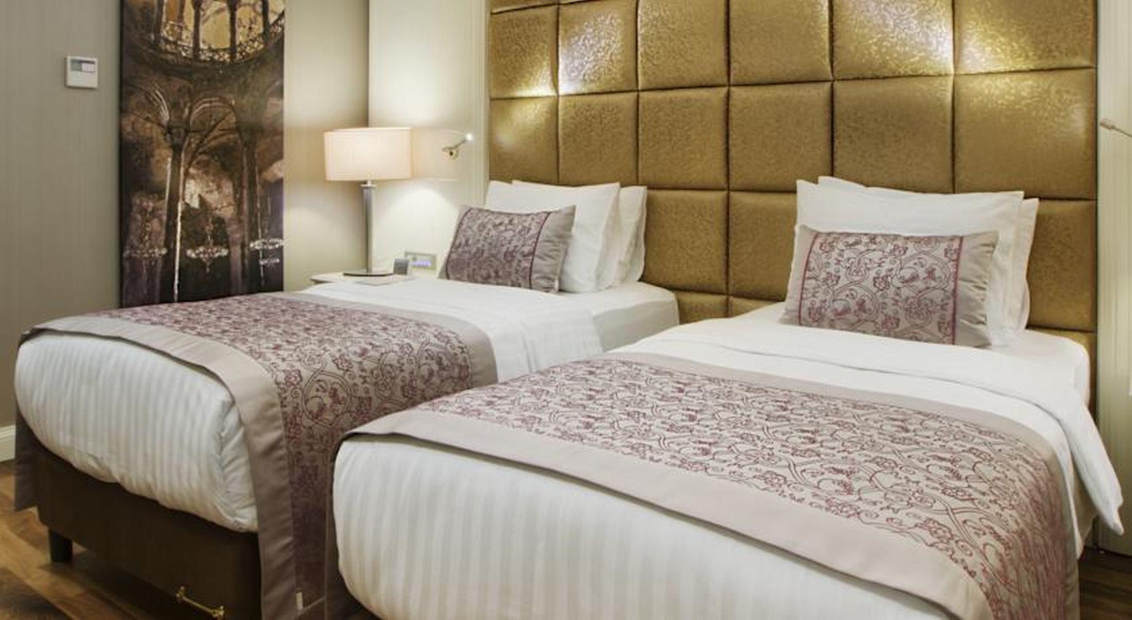 Dedeman Bostanci Istanbul Hotel & Convention Center Extérieur photo A bed runner