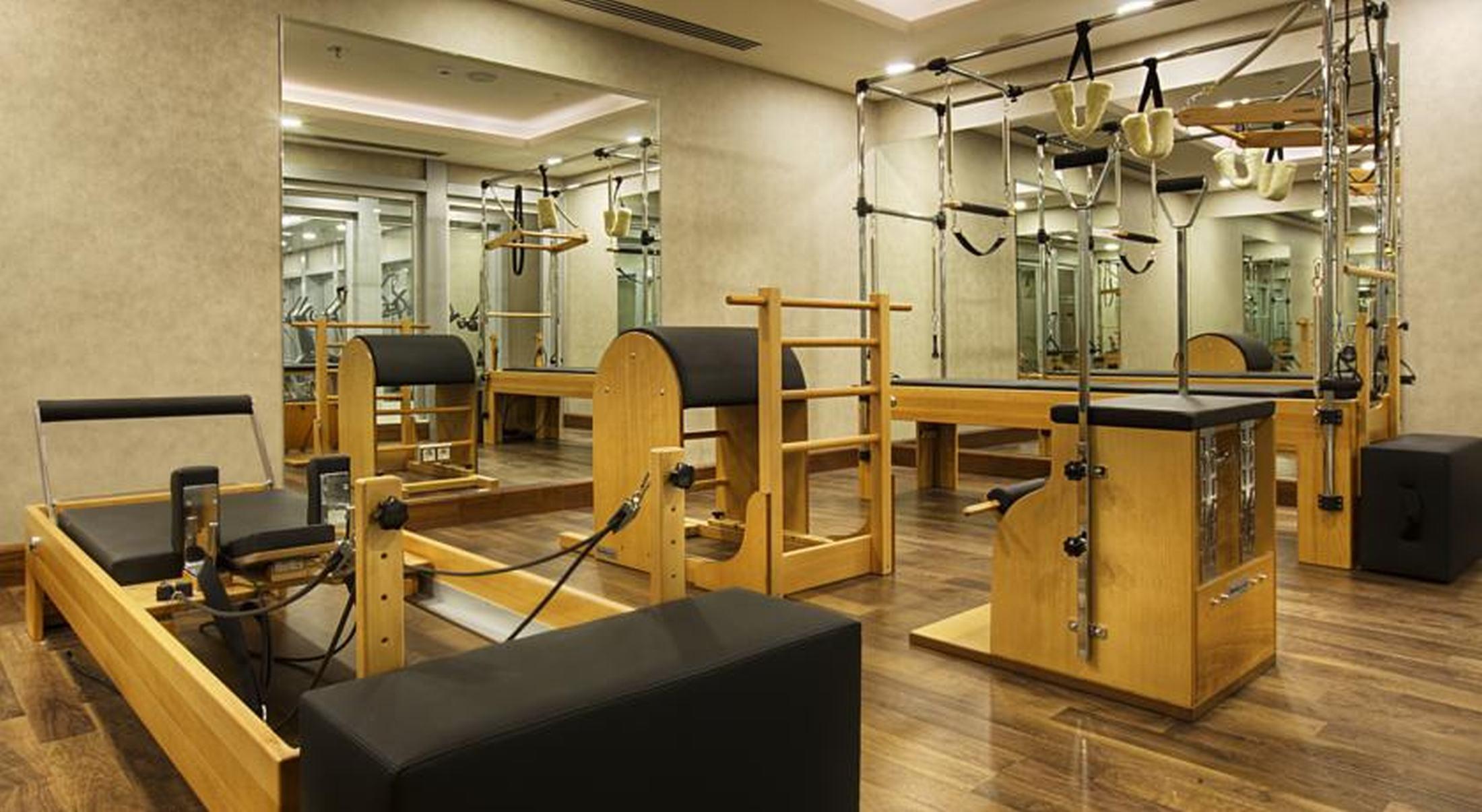 Dedeman Bostanci Istanbul Hotel & Convention Center Extérieur photo A Pilates studio