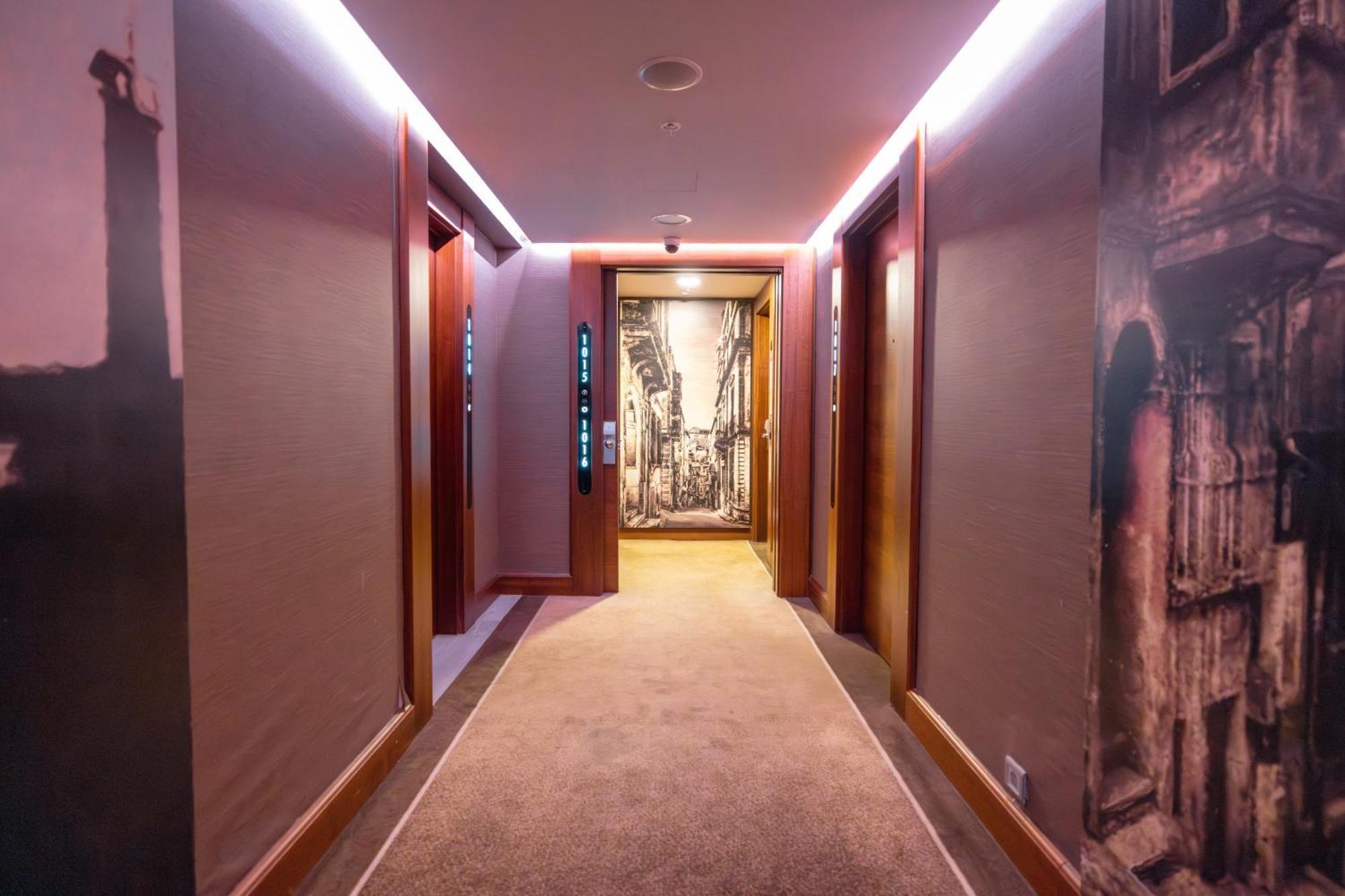 Dedeman Bostanci Istanbul Hotel & Convention Center Extérieur photo A corridor at the hotel
